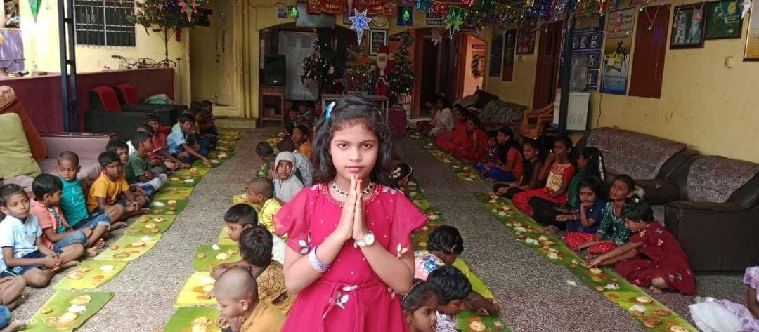 Children sitting for meal service at Anbin Karangal Seva Trust